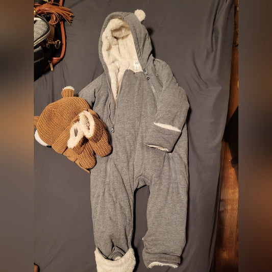 Baby sherpa Gap onesie coat beanie set/booties 6-12