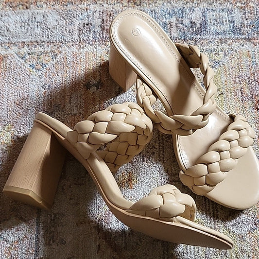 Beige braided heel