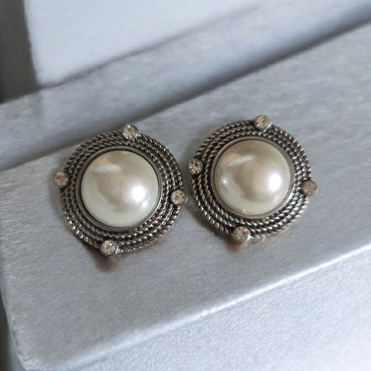 *Vintage*Elegant Silver and Pearl Earrings