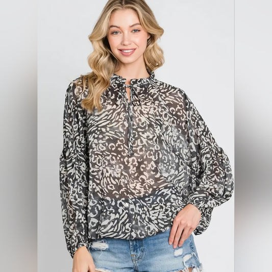 Women's Black and White Patterned Blouse